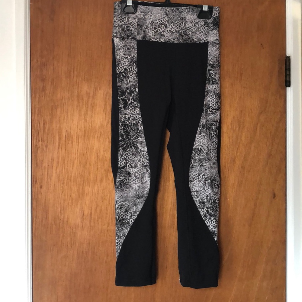 LULULEMON Leggings Size: 4